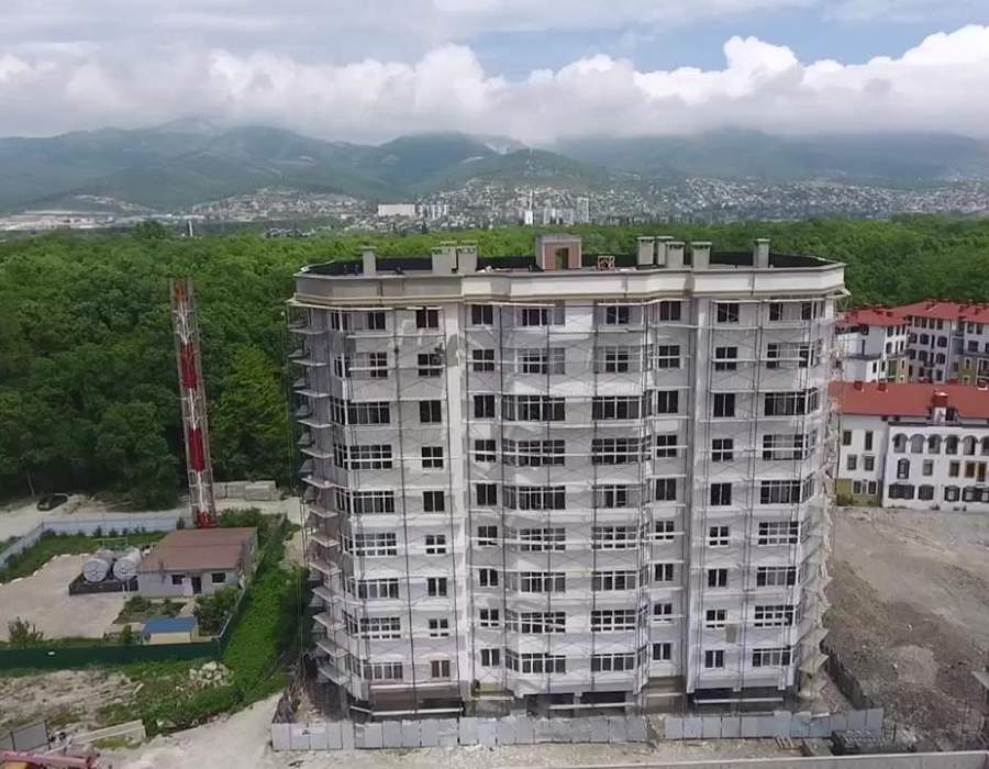 Новостройки новороссийска с отделкой. ЖК Ривьера Новороссийск. Ривьера парк Новороссийск. ЖК Новороссийский Новороссийск. ЖК Суворовский Новороссийск.